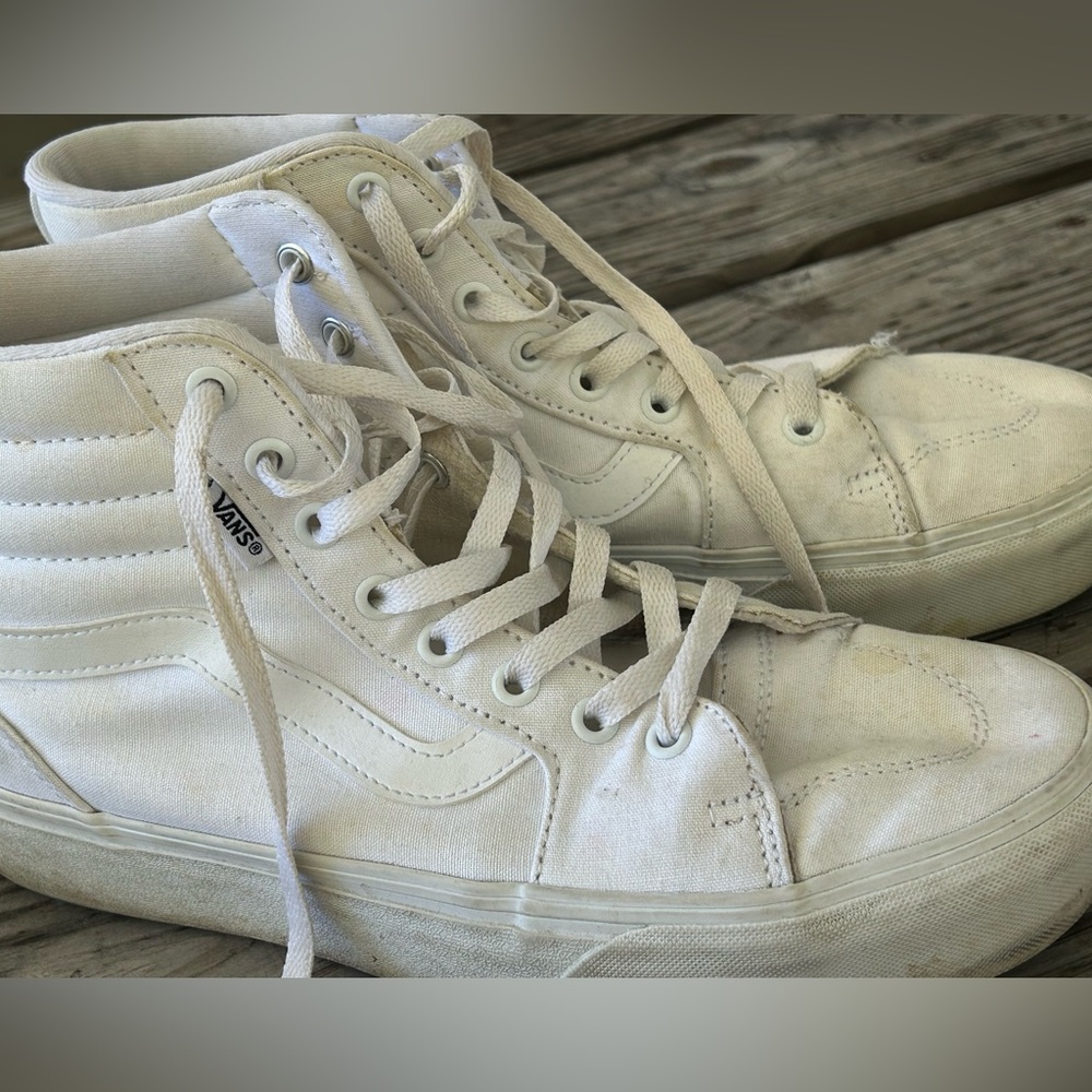 Vans Women’s High Top Sneakers Size 10 White